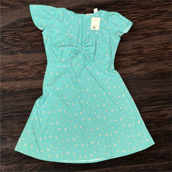 Levi’s Skylar Flutter Sleeve Mini Dress Large Green Floral Boho Cottagecore NWT - Picture 1 of 10